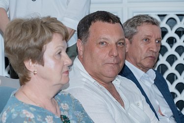 Сергей Грачев вручил награды врачам